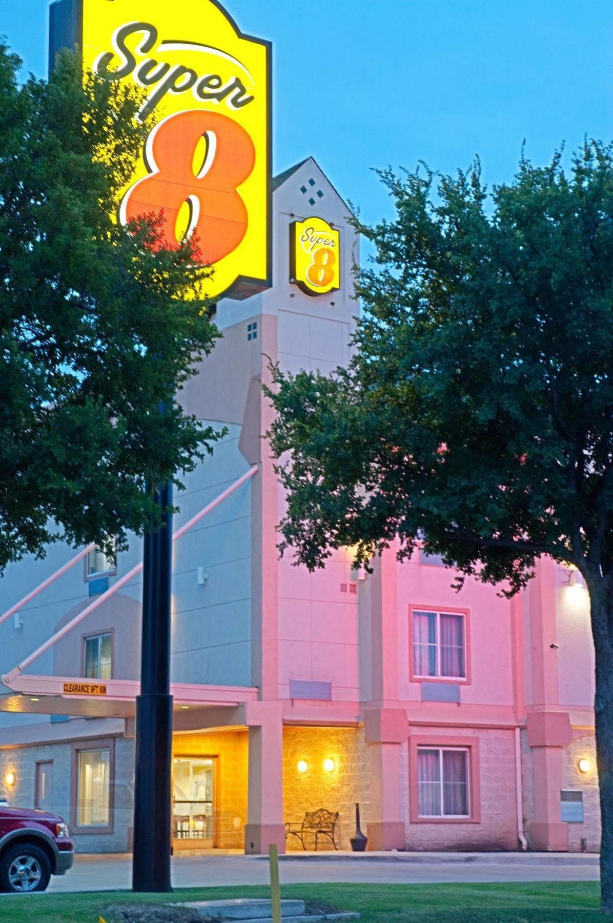 Super 8 By Wyndham Irving/Dfw Apt/North Hotel Exterior foto